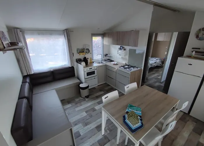 Plf Holidays Corneilhan