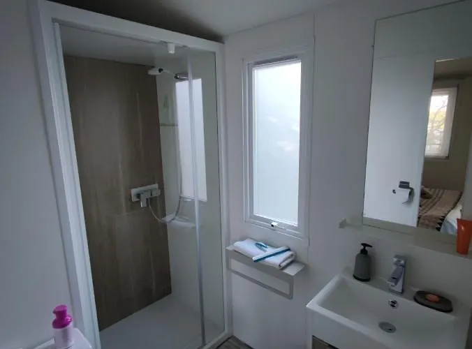 Plf Holidays 度假居 *